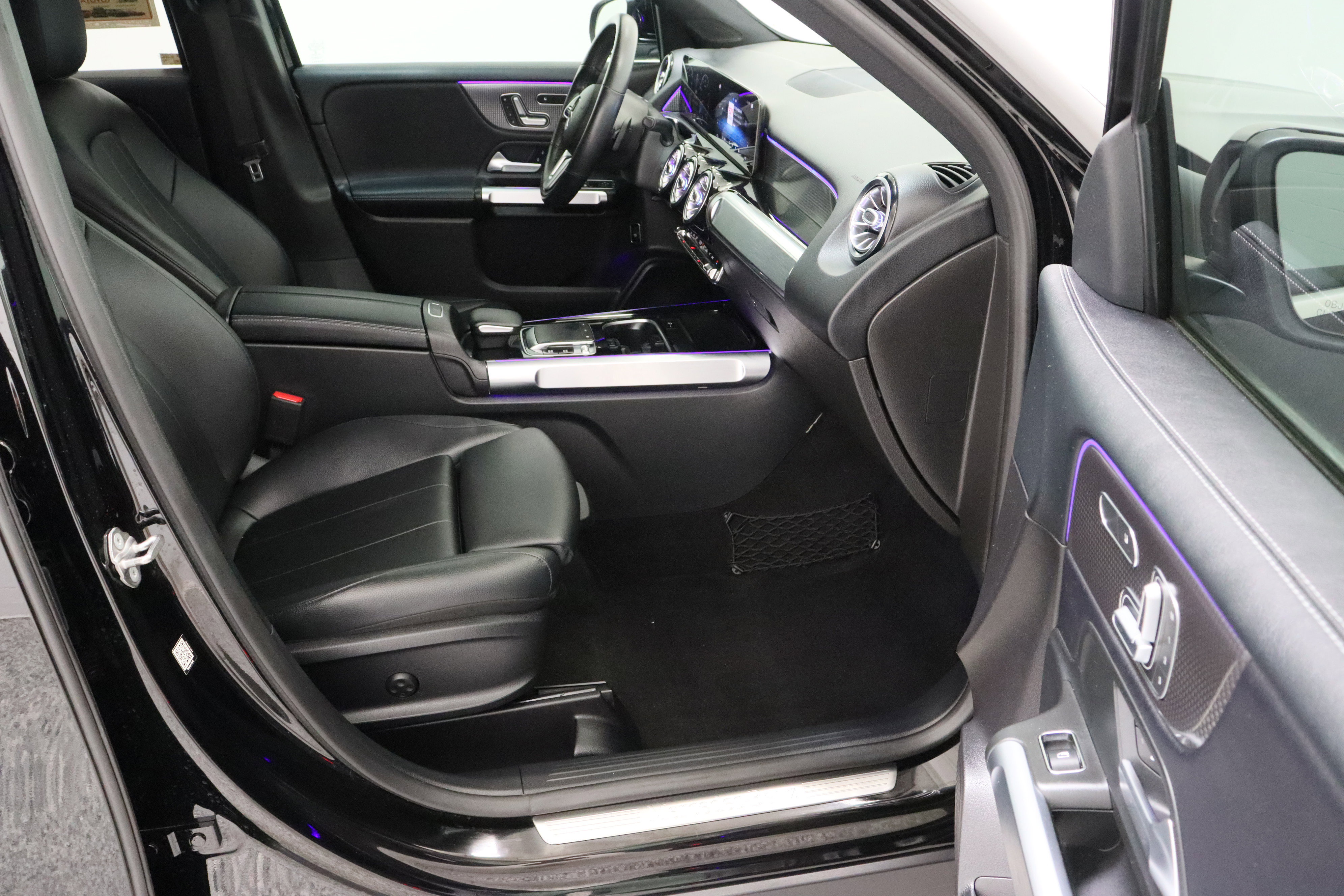 Used 2020 Mercedes-Benz GLB 250 4MATIC image 39