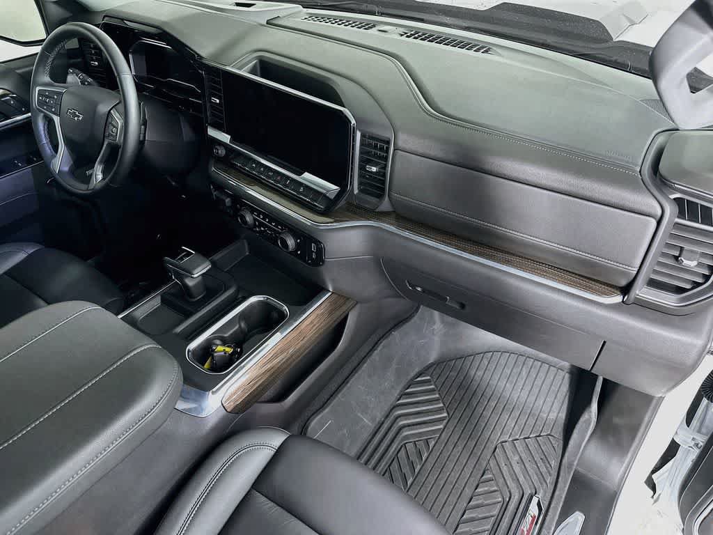 Used 2024 Chevrolet Silverado 1500 LT Trail Boss w/ Convenience Package II AWD/4WD image 33