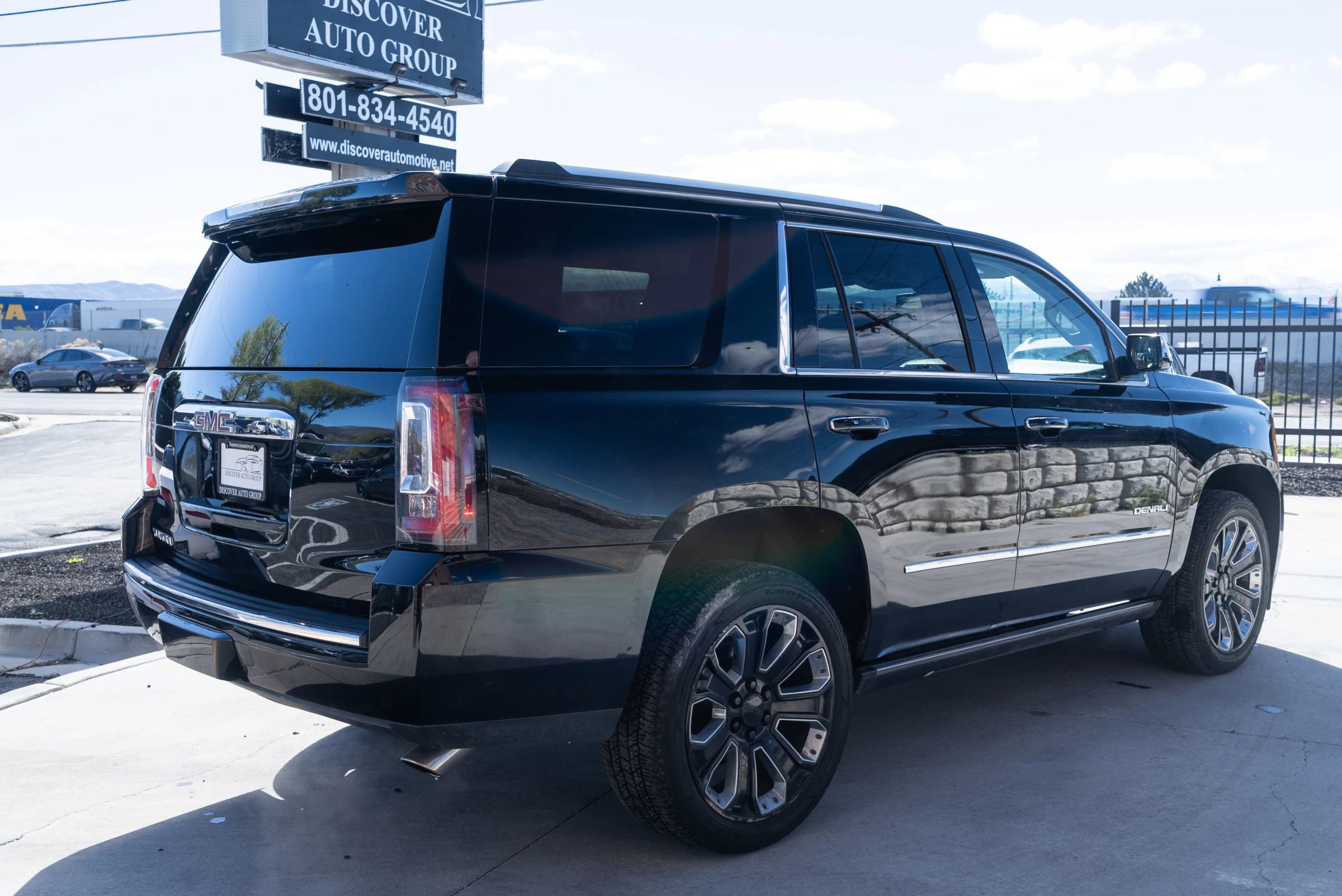 Used 2018 GMC Yukon Denali w/ Denali Ultimate Package image 11