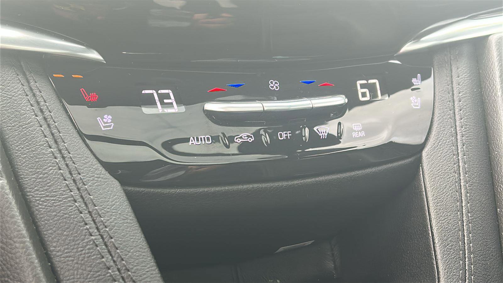 Used 2022 Cadillac XT6 Sport w/ Technology Package image 27