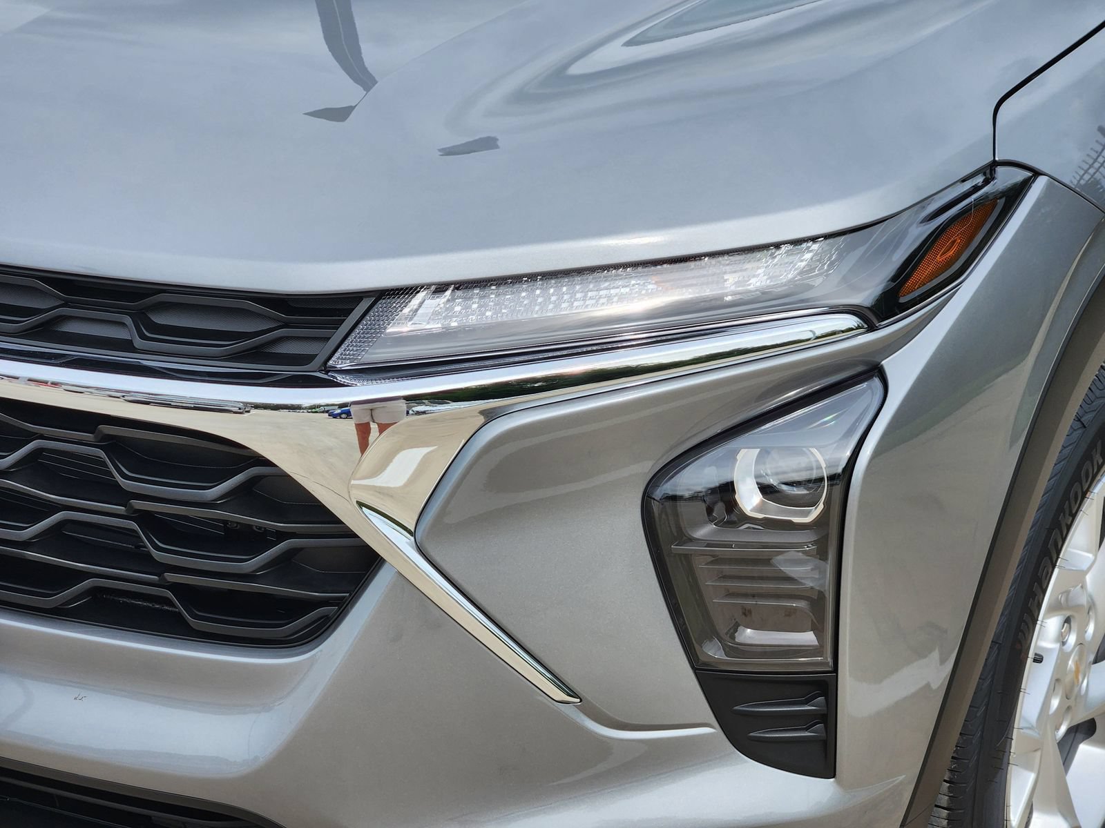 New 2026 Chevrolet Trax LS w/ LS Convenience Package FWD image 9