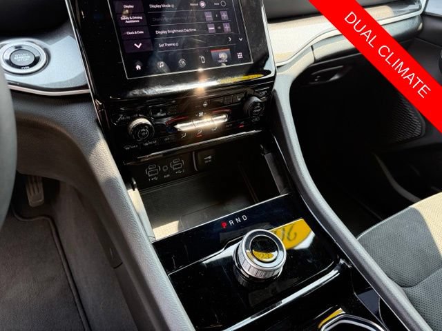 Used 2023 Jeep Grand Cherokee Altitude AWD/4WD image 31