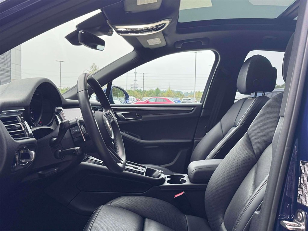 Used 2025 Porsche Macan Turbo image 14