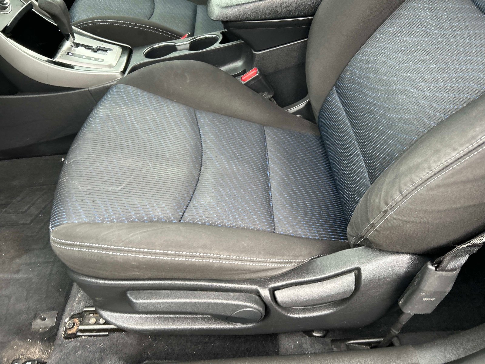 Used 2013 Hyundai Elantra FWD image 16