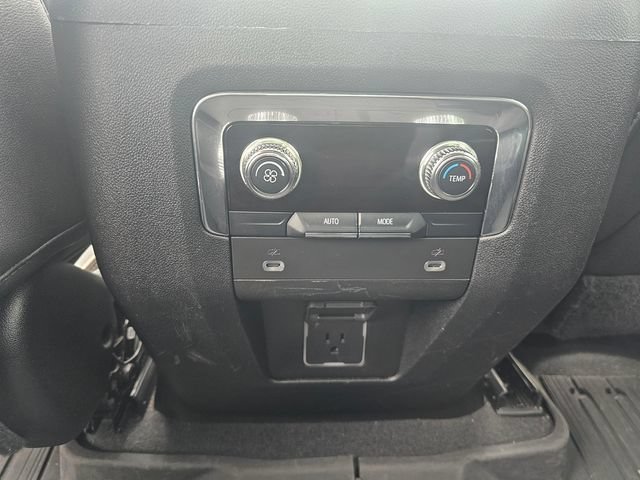 Used 2023 GMC Yukon SLT RWD image 21