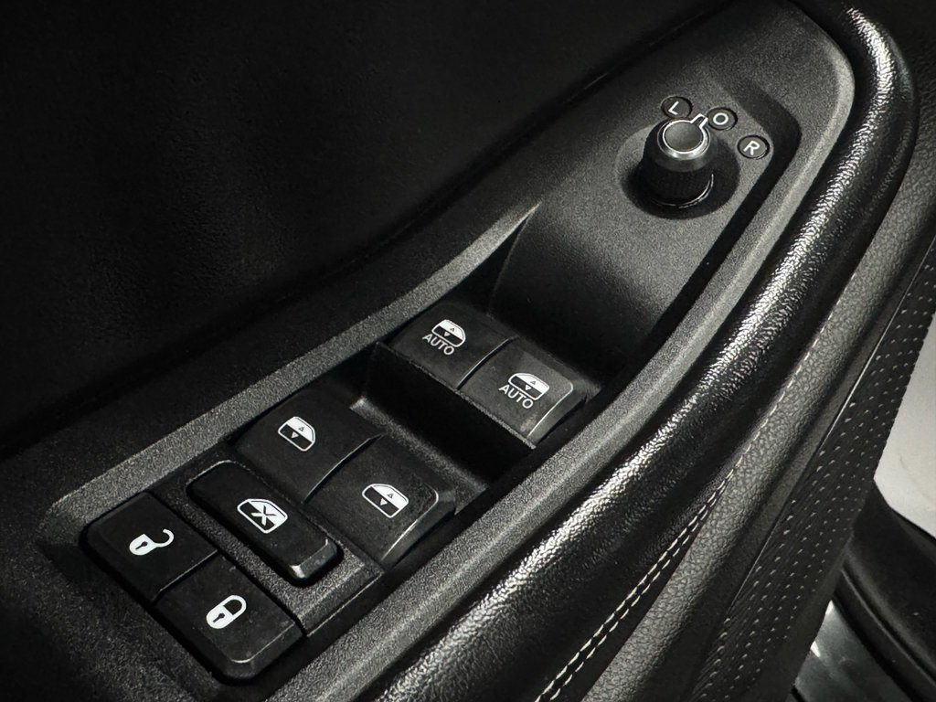 Used 2024 Jeep Grand Cherokee L Laredo image 17