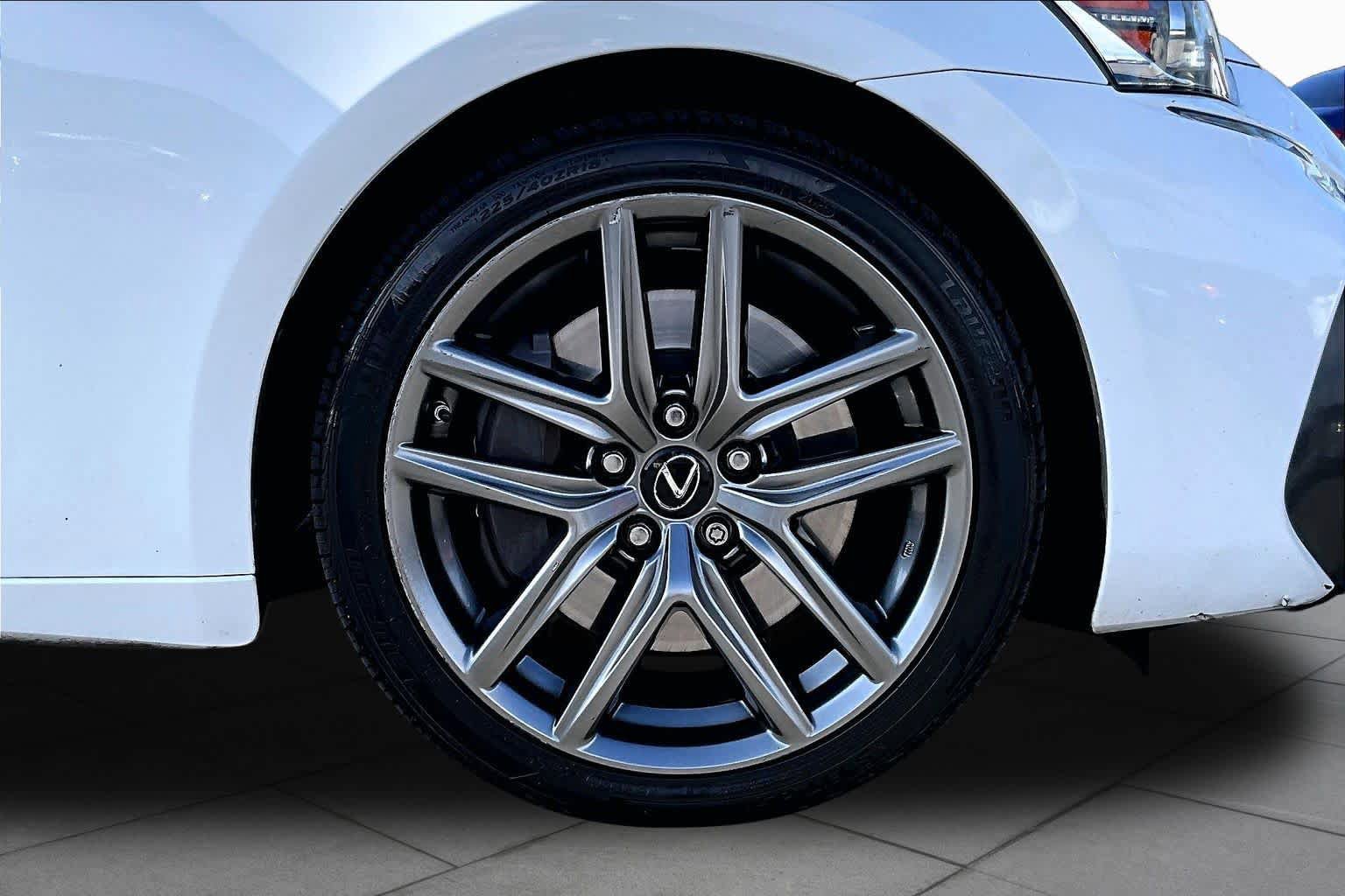 Used 2017 Lexus IS 200t F Sport w/ F Sport Package RWD image 10