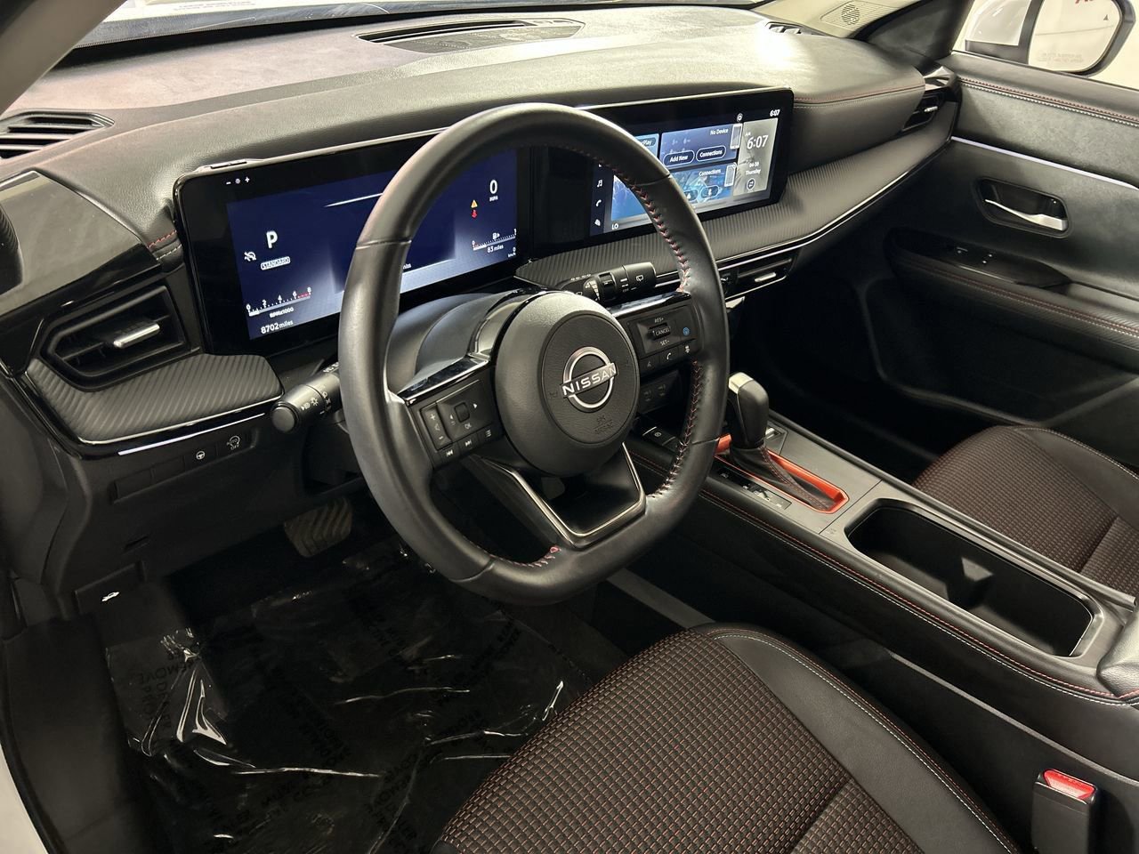 Used 2025 Nissan Kicks SR FWD image 11