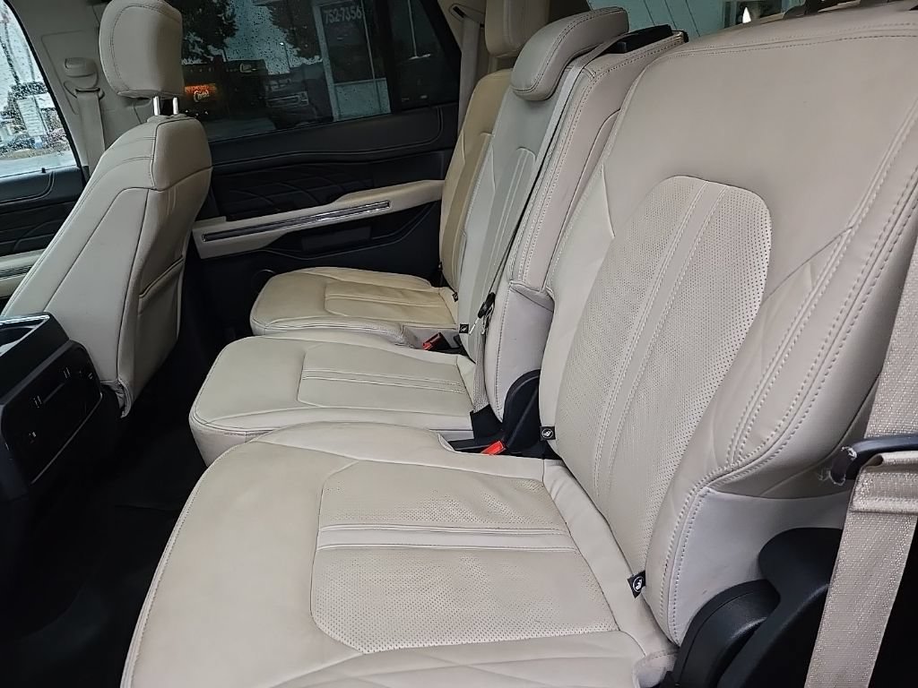 Used 2022 Ford Expedition Platinum AWD/4WD image 25
