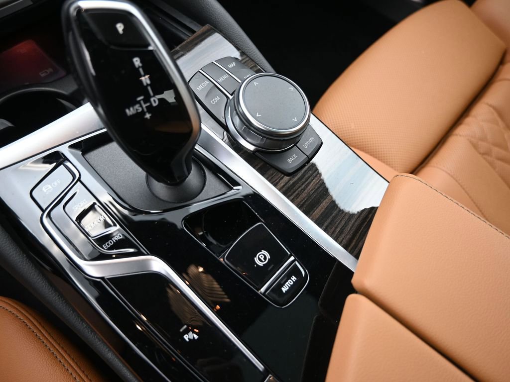 Certified 2023 BMW 530i w/ Convenience Package image 17