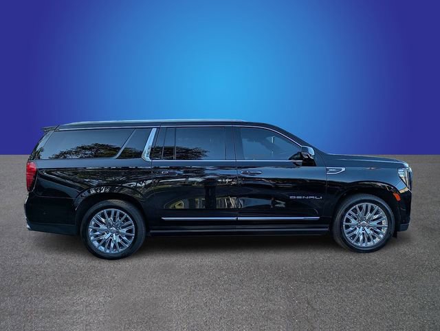 Used 2023 GMC Yukon XL Denali w/ Advanced Technology Package AWD/4WD image 6
