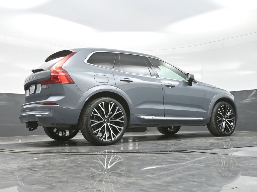 Used 2022 Volvo XC60 B6 Inscription w/ Advanced Package image 24