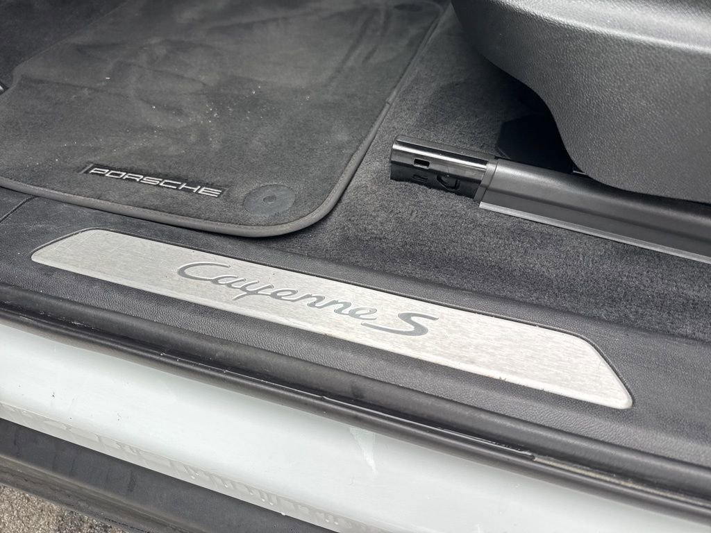 Used 2022 Porsche Cayenne S image 17