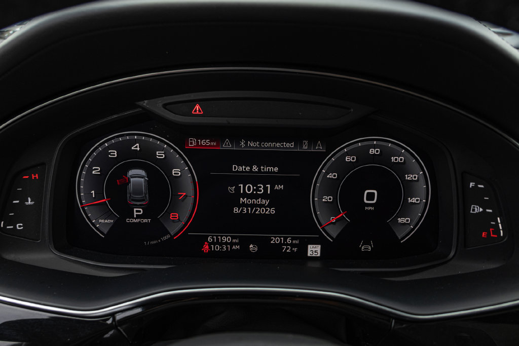 Used 2019 Audi Q8 Prestige AWD/4WD image 24