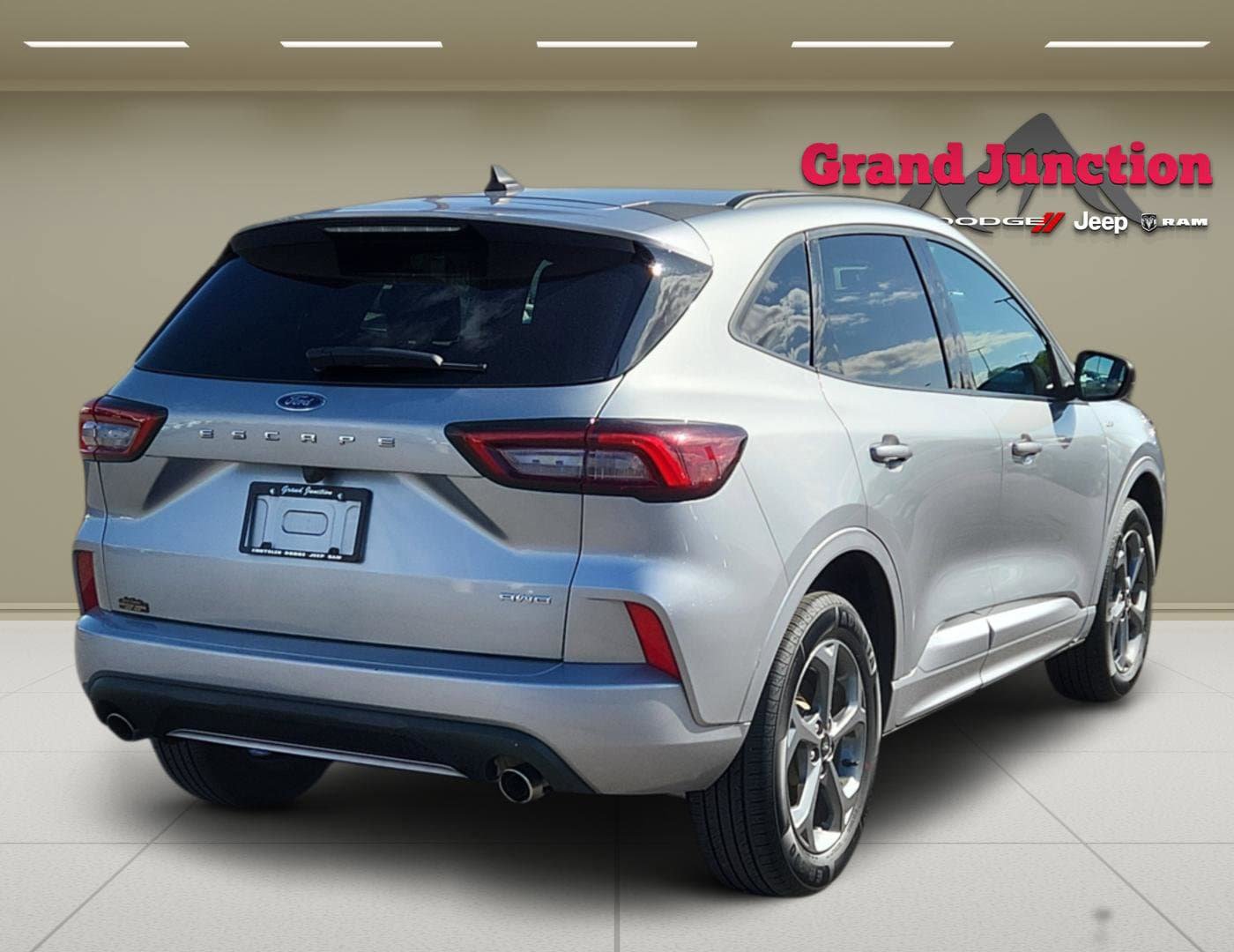 Used 2024 Ford Escape ST-Line AWD/4WD image 4