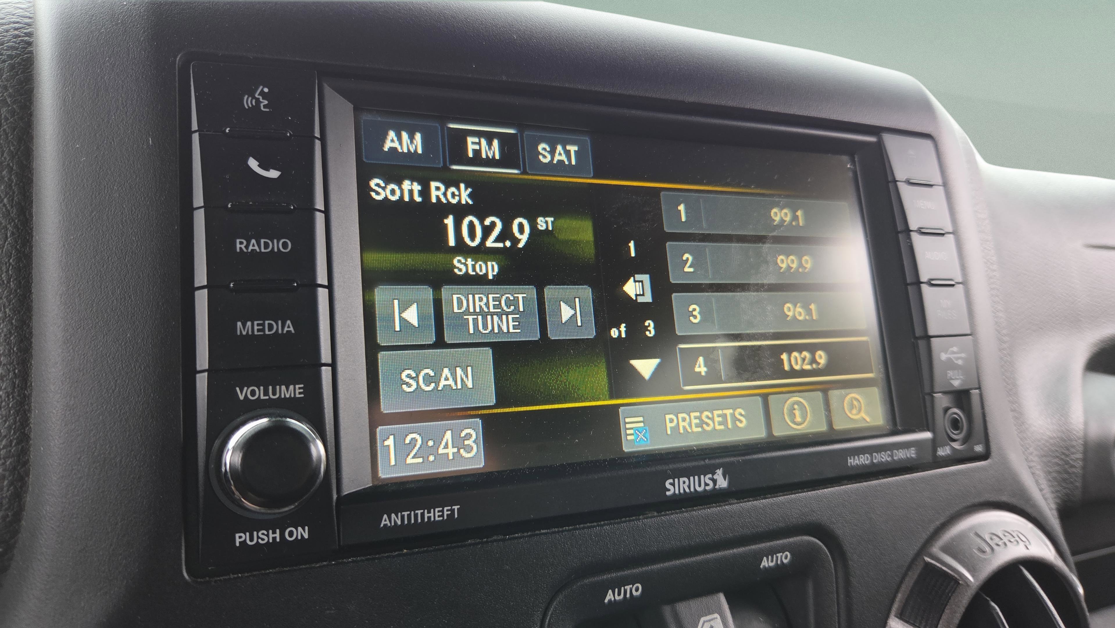 Used 2015 Jeep Wrangler Unlimited Sport image 18