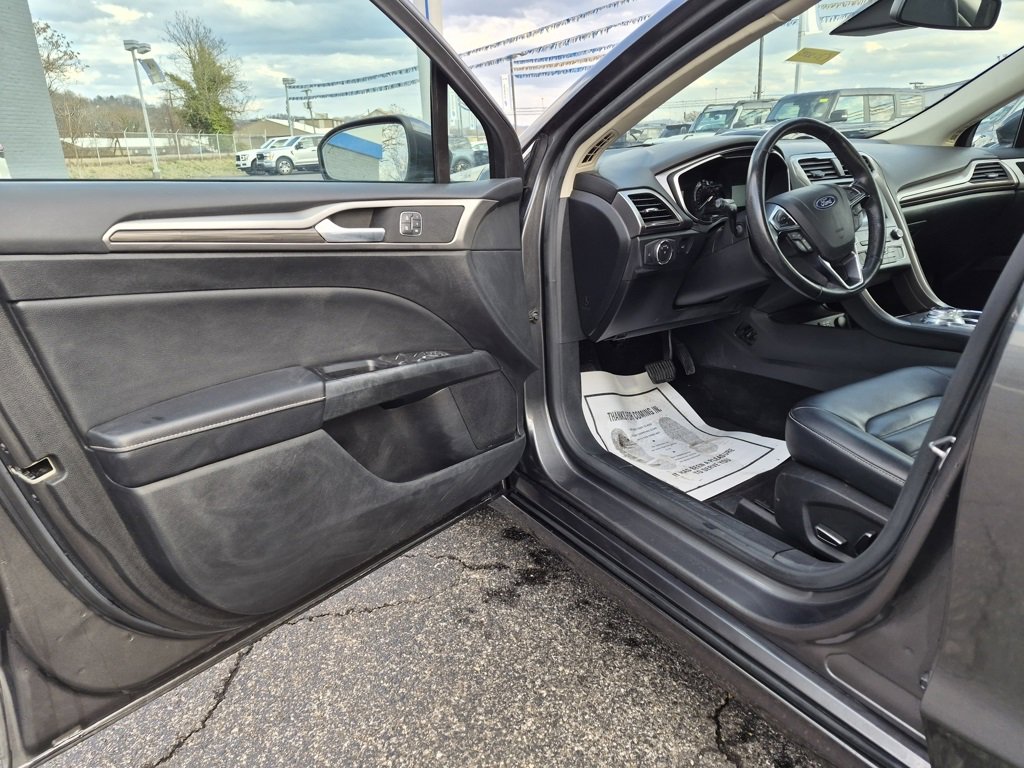 Used 2019 Ford Fusion SEL image 10