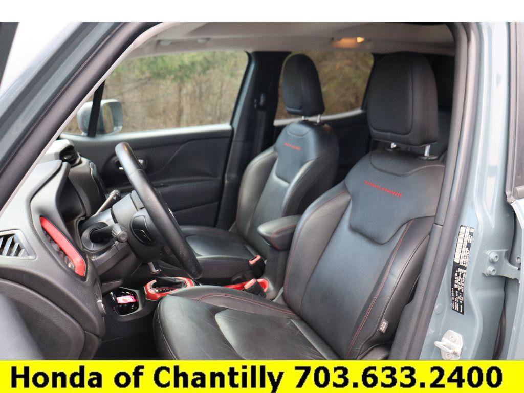 Used 2016 Jeep Renegade Trailhawk w/ Premium Trailhawk Package image 20