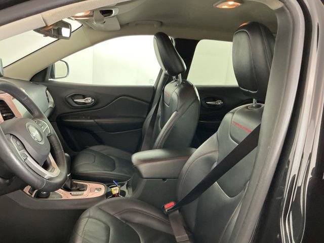 Used 2014 Jeep Cherokee Trailhawk w/ Leather Interior Group AWD/4WD image 14