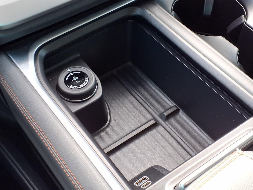 Used 2025 Ford Expedition Active image 15