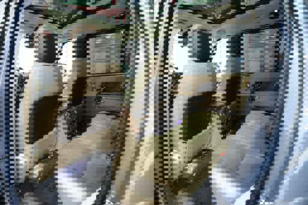 Used 2018 Land Rover Range Rover Long Wheelbase Supercharged image 23