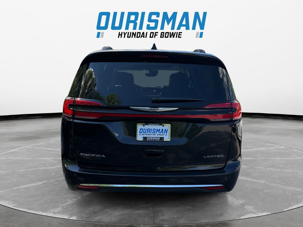 Used 2023 Chrysler Pacifica Limited image 5