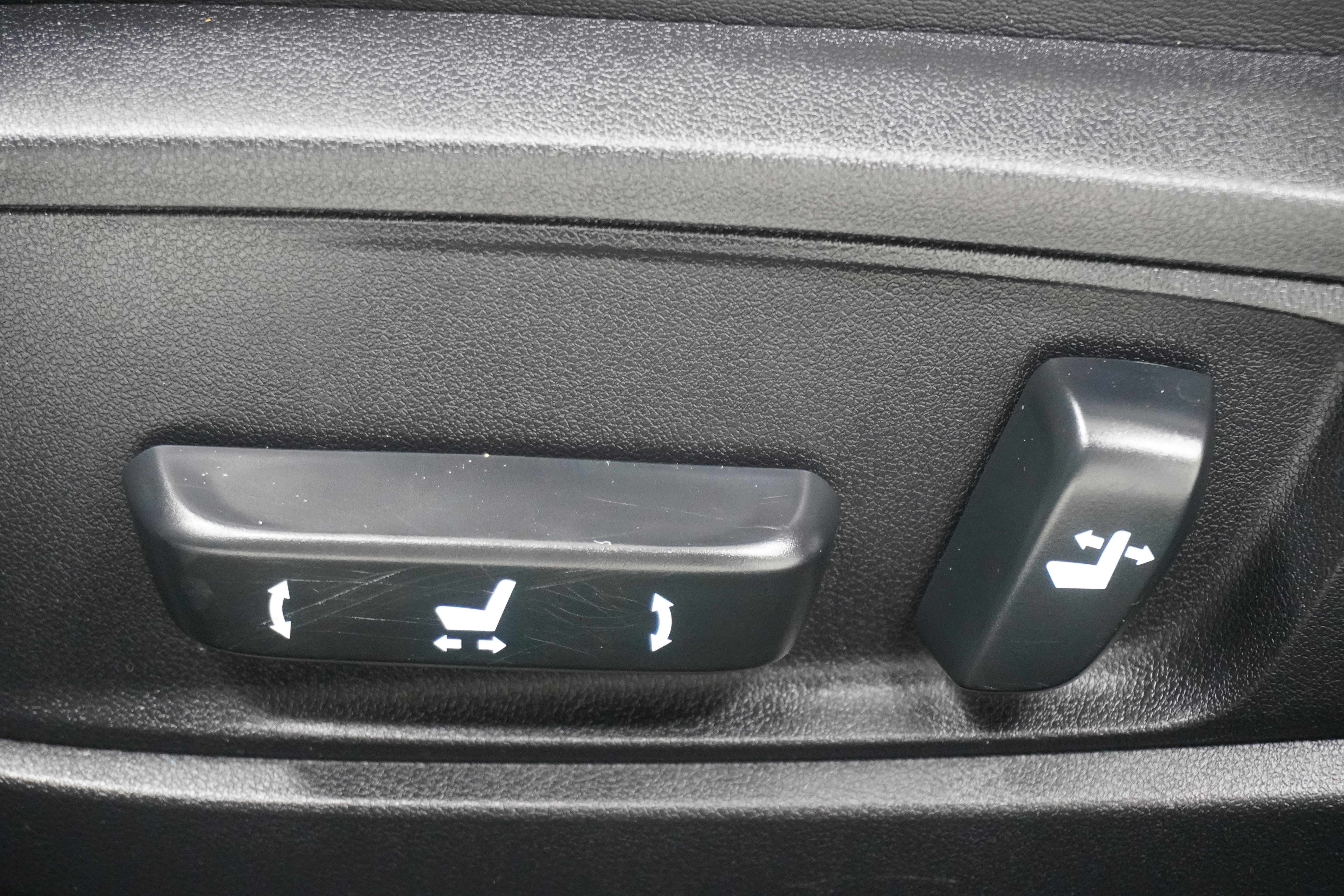 Used 2015 Lexus ES 300h FWD image 15