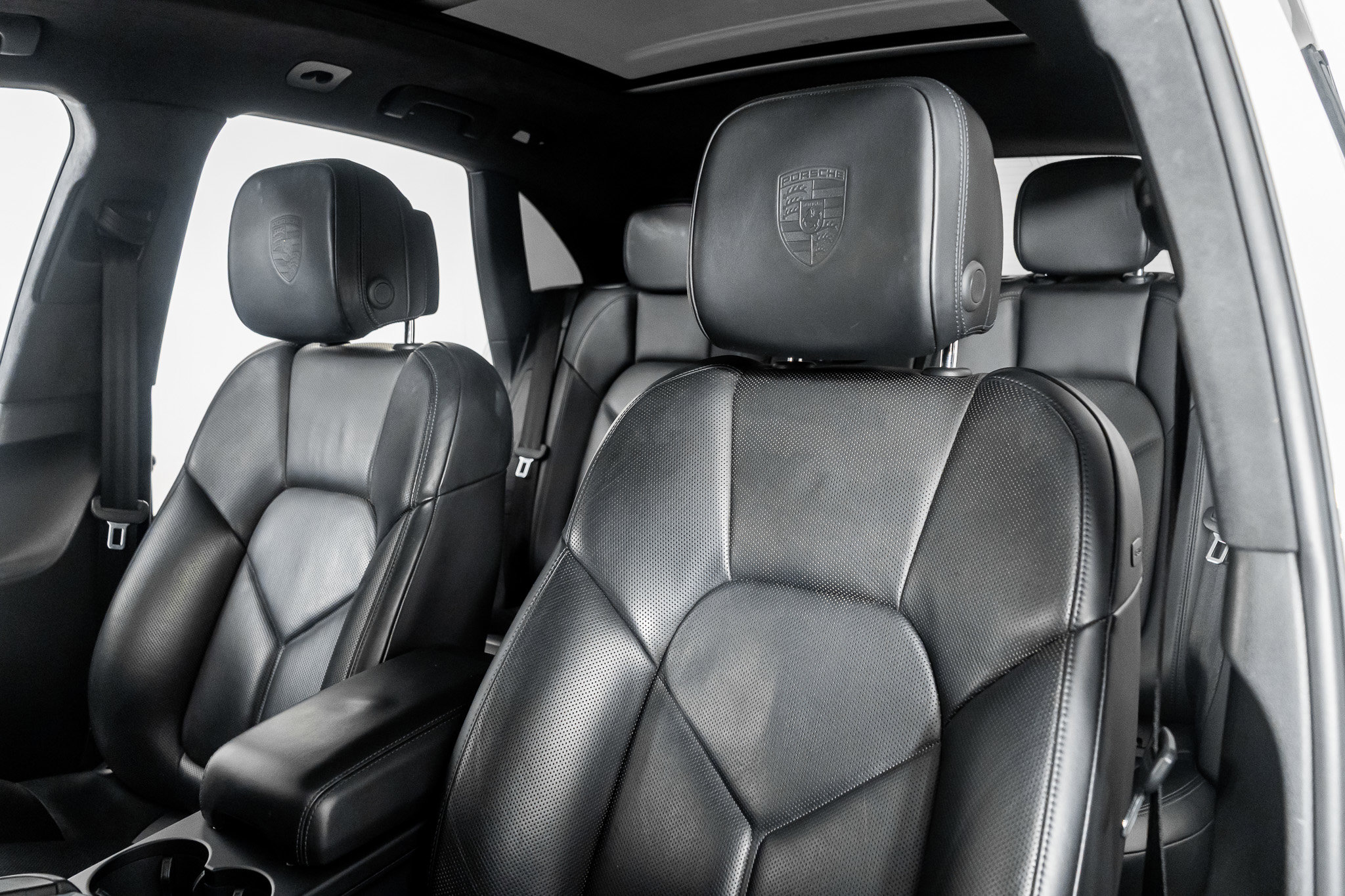 Used 2017 Porsche Macan S image 3