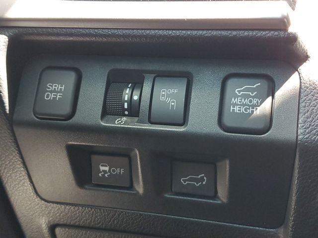 Used 2017 Subaru Forester 2.5i Touring AWD/4WD image 36