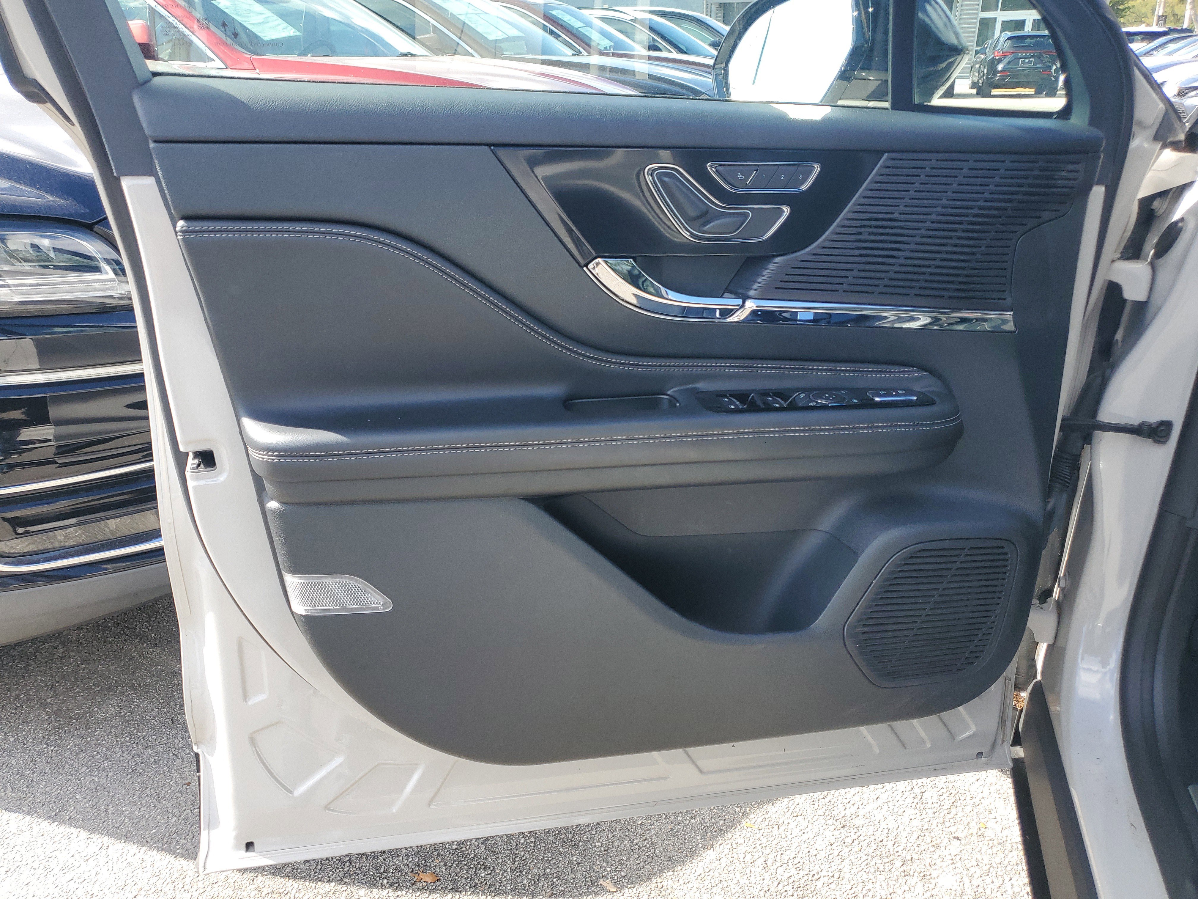 Certified 2022 Lincoln Corsair Reserve image 12