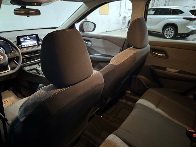 Used 2023 Nissan Rogue SV image 31