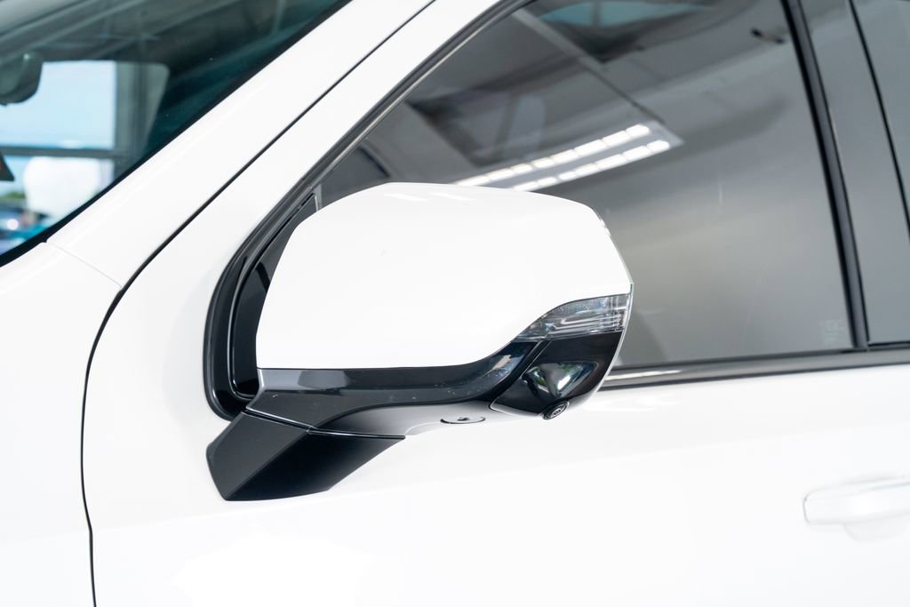 Used 2025 Cadillac Escalade ESV Sport w/ LPO, ONYX Package image 19