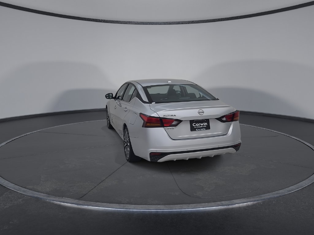 Used 2025 Nissan Altima 2.5 SV FWD image 14