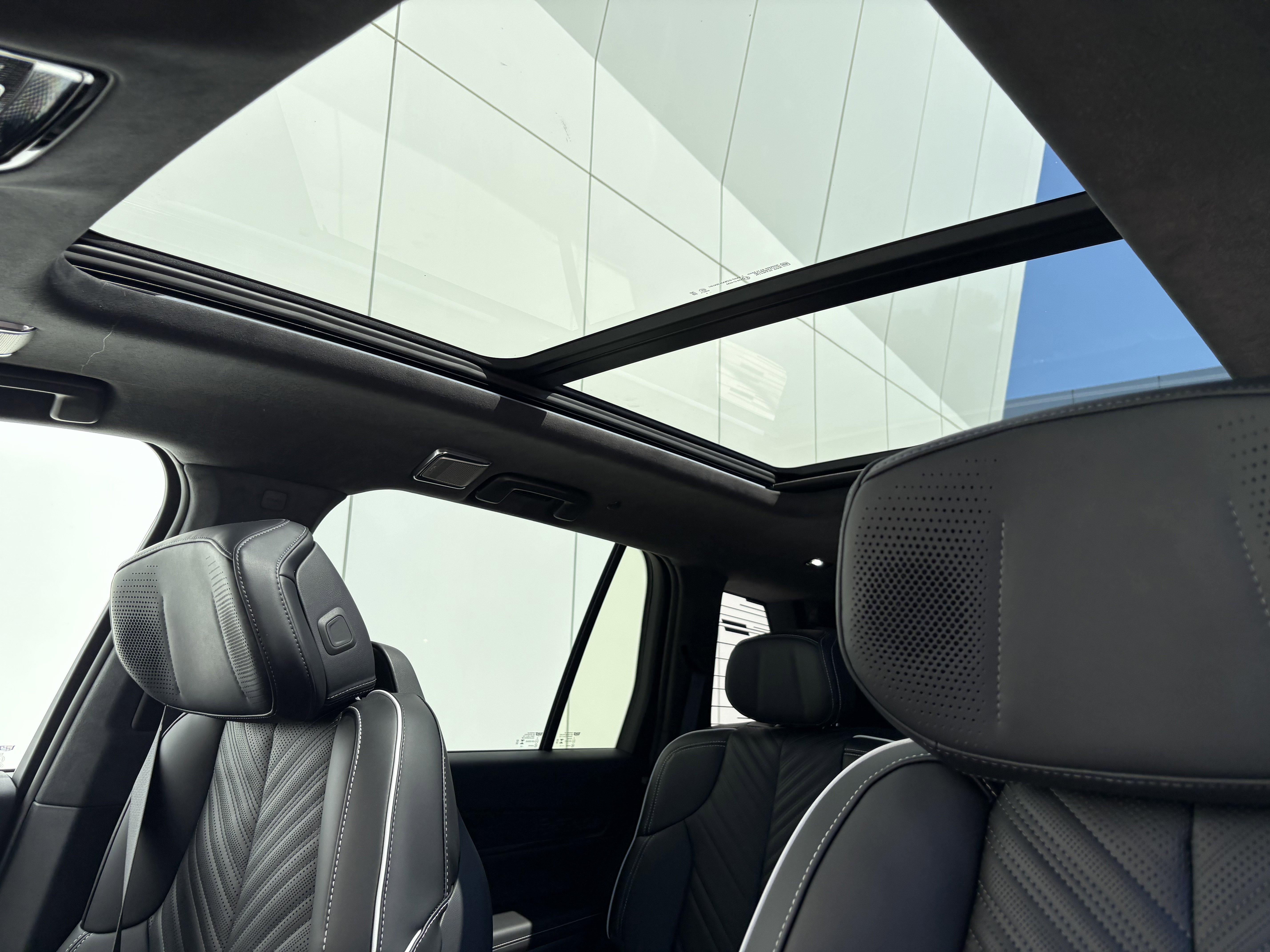 New 2026 Cadillac Vistiq Platinum image 17