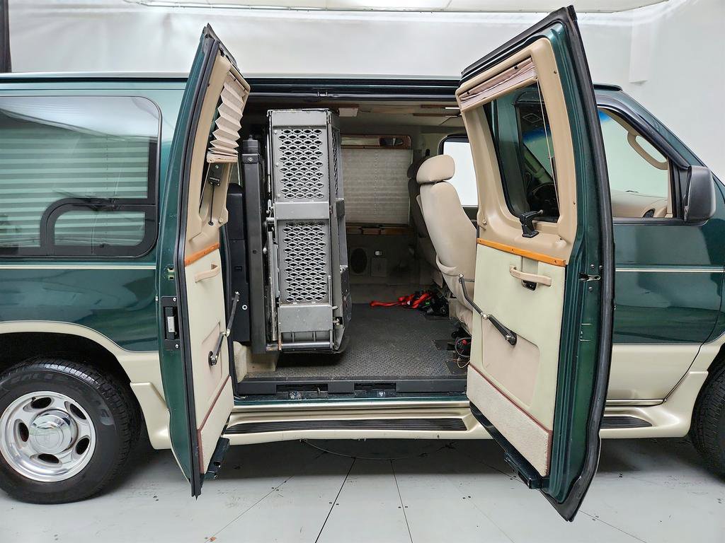 Used 2008 Ford E-150 and Econoline 150 image 26