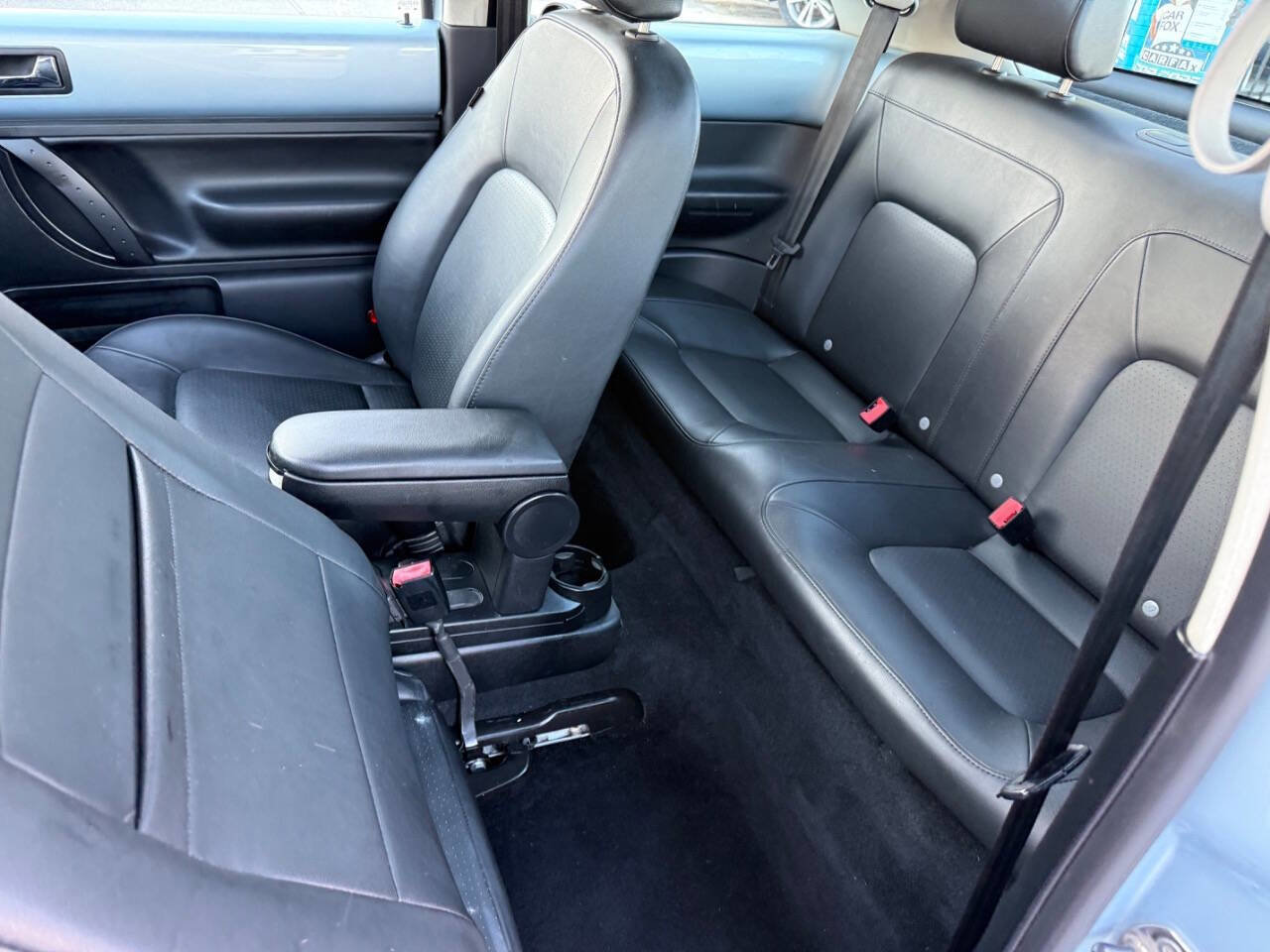 Used 2010 Volkswagen Beetle Coupe FWD image 19