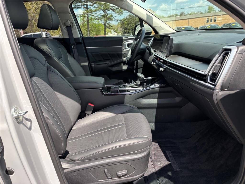 Used 2024 Kia Sorento SX image 14