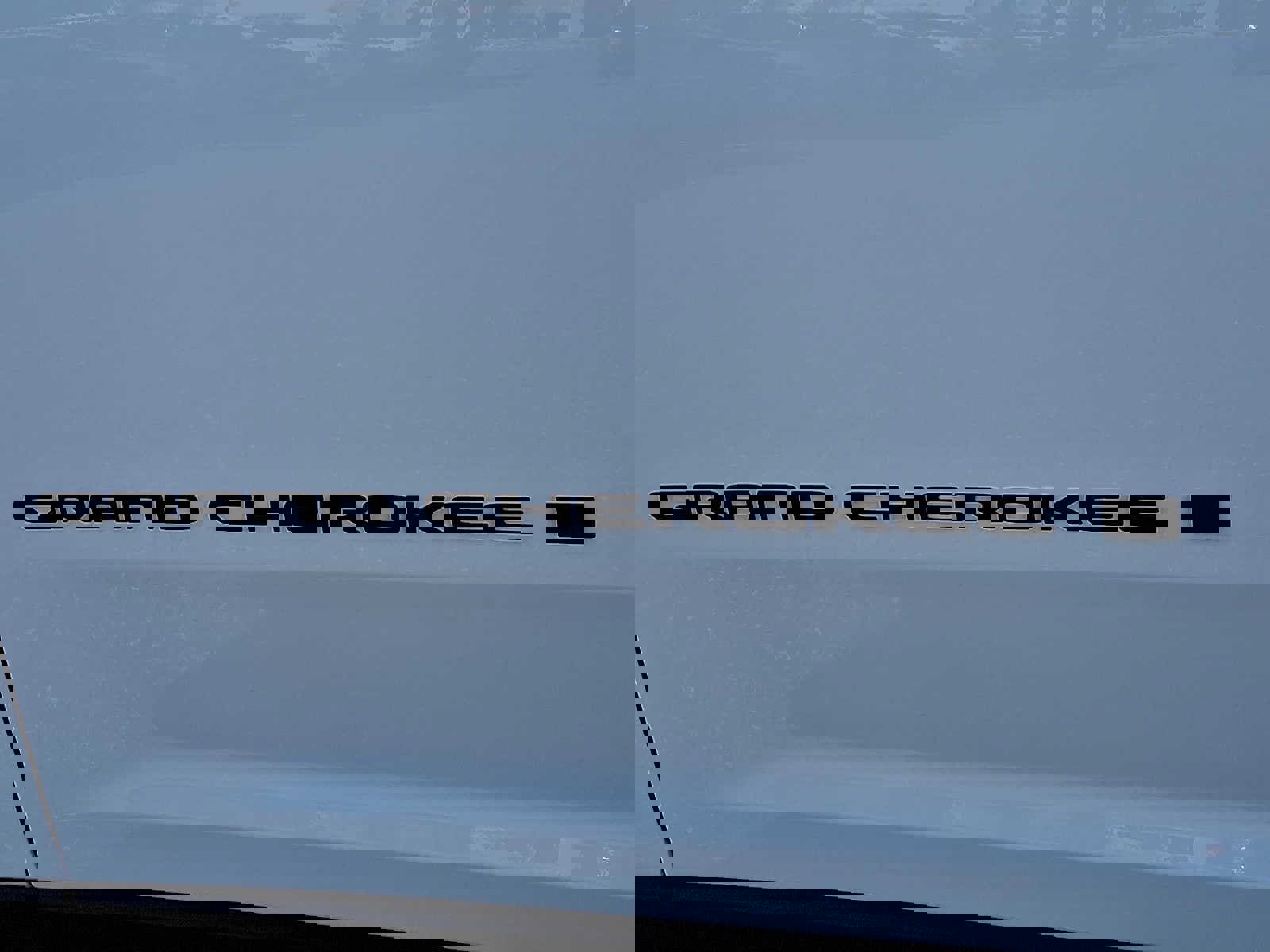 New 2025 Jeep Grand Cherokee L Laredo image 19