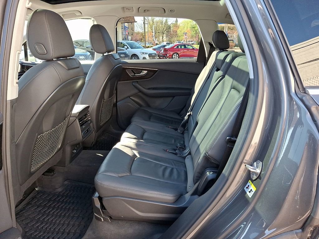 Used 2023 Audi Q7 2.0T Premium w/ Convenience Package AWD/4WD image 10