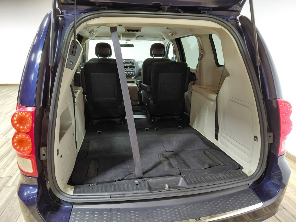 Used 2015 Dodge Grand Caravan SXT FWD image 33