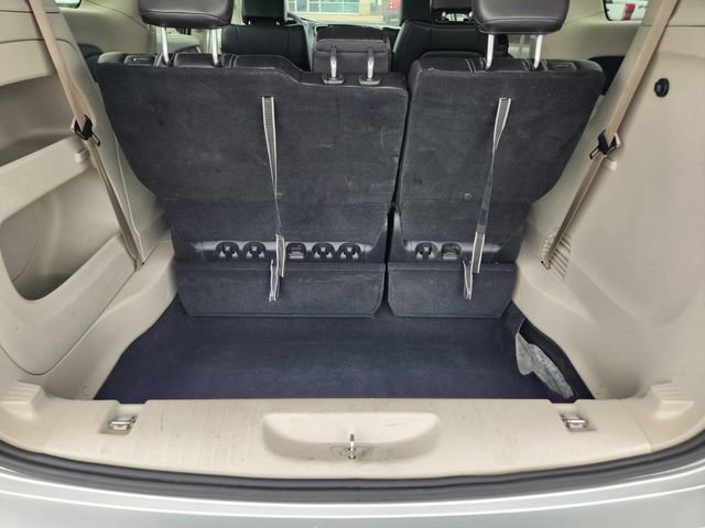 Used 2023 Chrysler Pacifica Touring-L FWD image 32