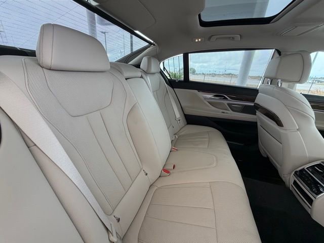 Used 2019 BMW 740i w/ Executive Package image 37