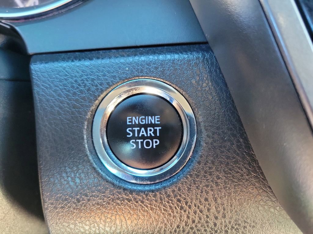 Used 2018 Toyota Camry XLE image 29