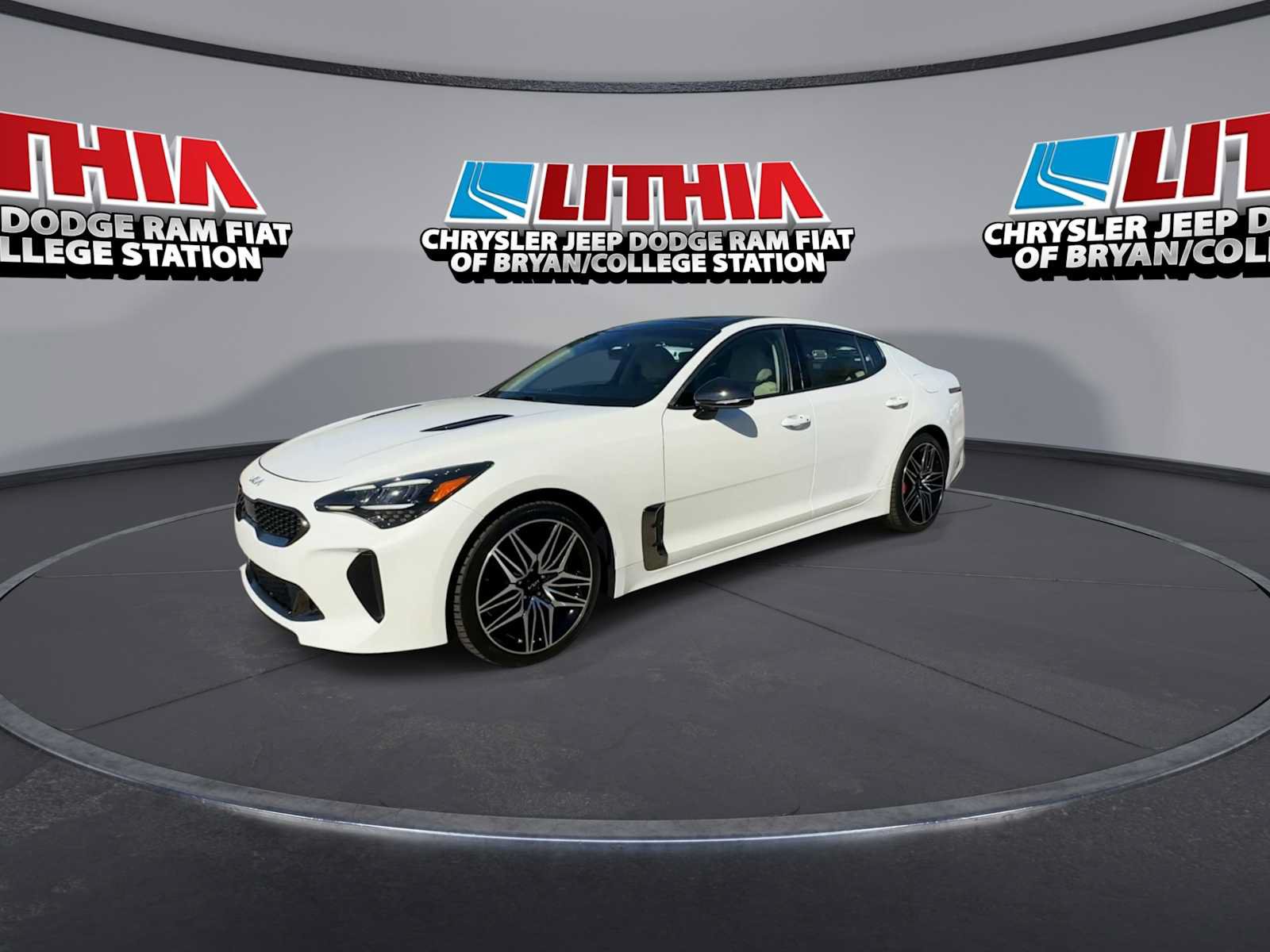 Used 2022 Kia Stinger GT1 RWD image 4