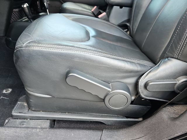 Used 2018 Jeep Wrangler Sahara AWD/4WD image 17