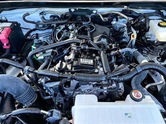 Used 2025 Toyota Tacoma SR5 AWD/4WD image 28
