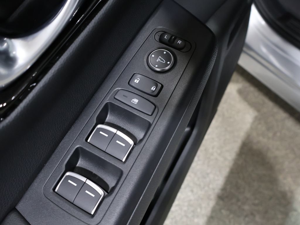 Used 2025 Honda CR-V EX-L image 13