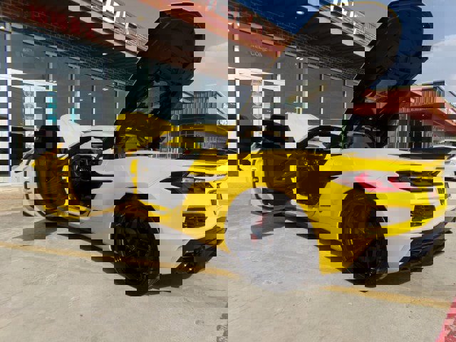 Used 2025 Chevrolet Corvette E-Ray w/ Stealth Interior Trim Package AWD/4WD image 16