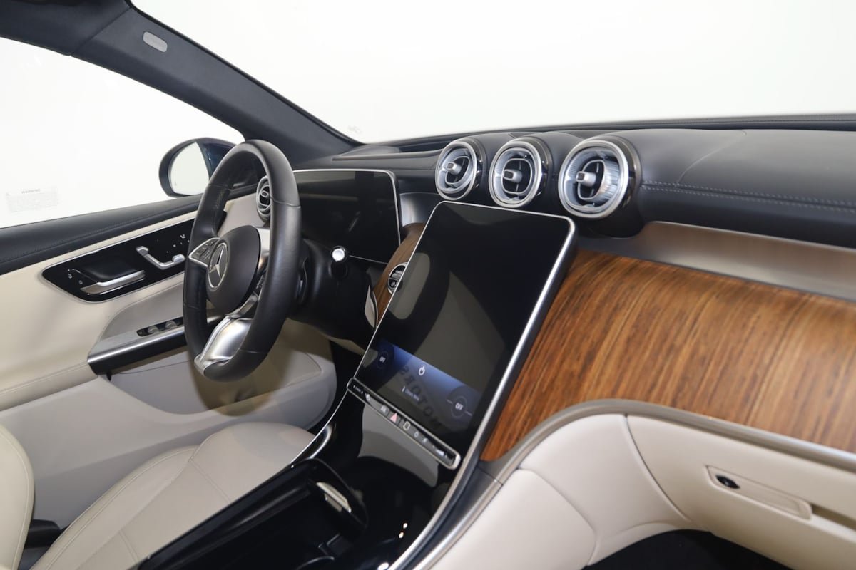Used 2023 Mercedes-Benz GLC 300 4MATIC w/ Pinnacle Trim Package image 41
