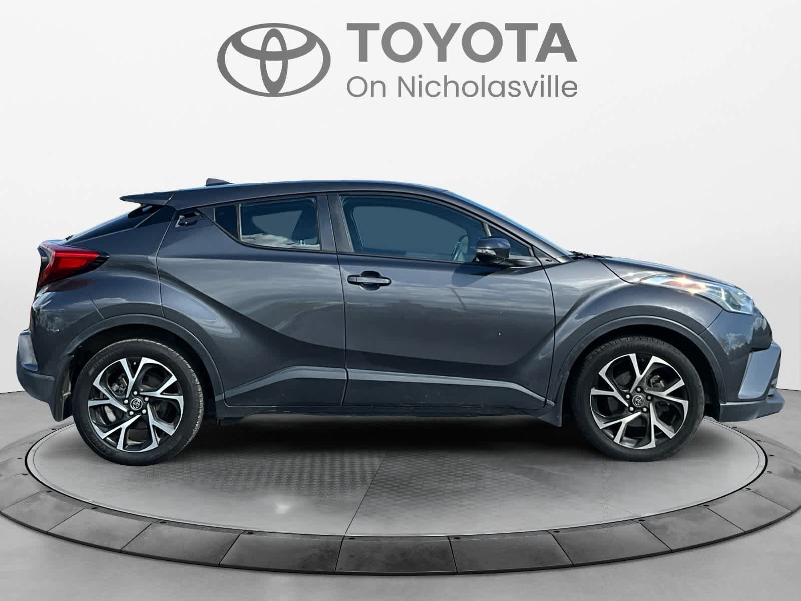 Used 2019 Toyota C-HR XLE FWD image 5